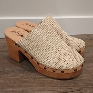 New Free People Boho Beach Women's Cream Woven Mules Clogs Size 8